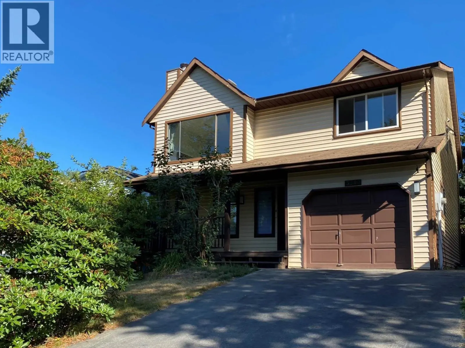 Upper-level 3340 GARIBALDI DRIVE