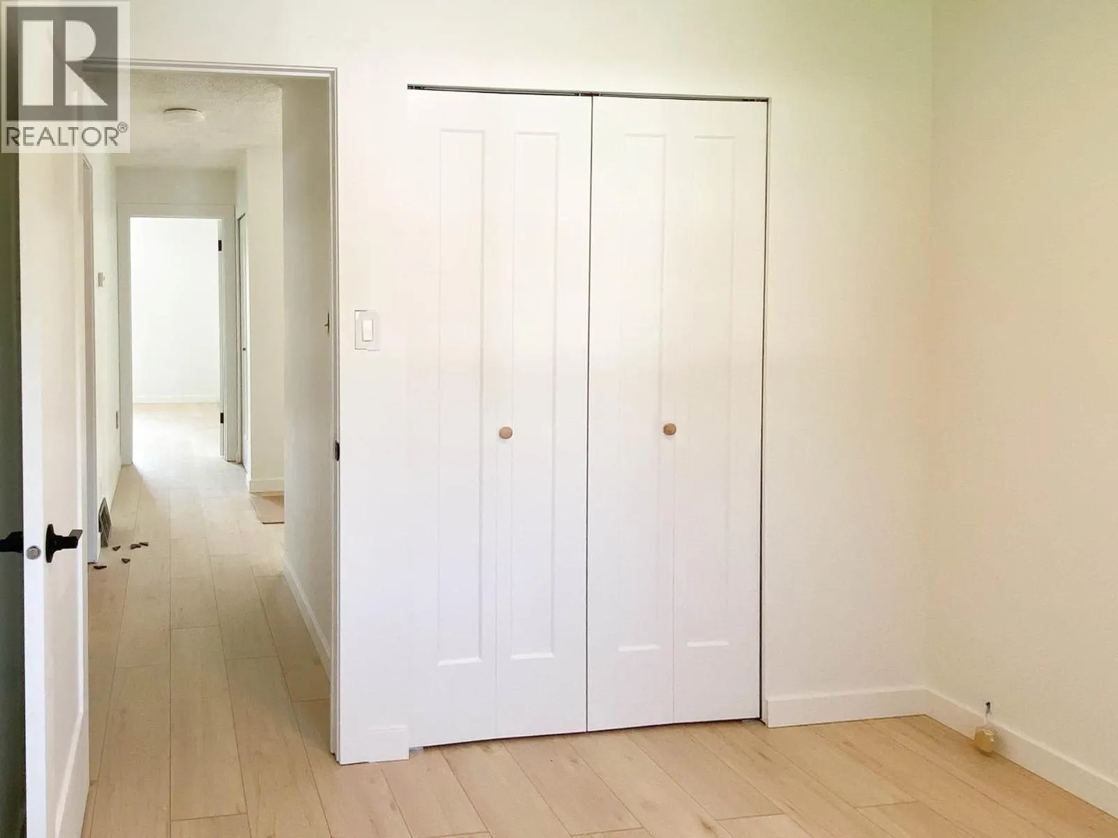 Upper-level 3340 GARIBALDI DRIVE