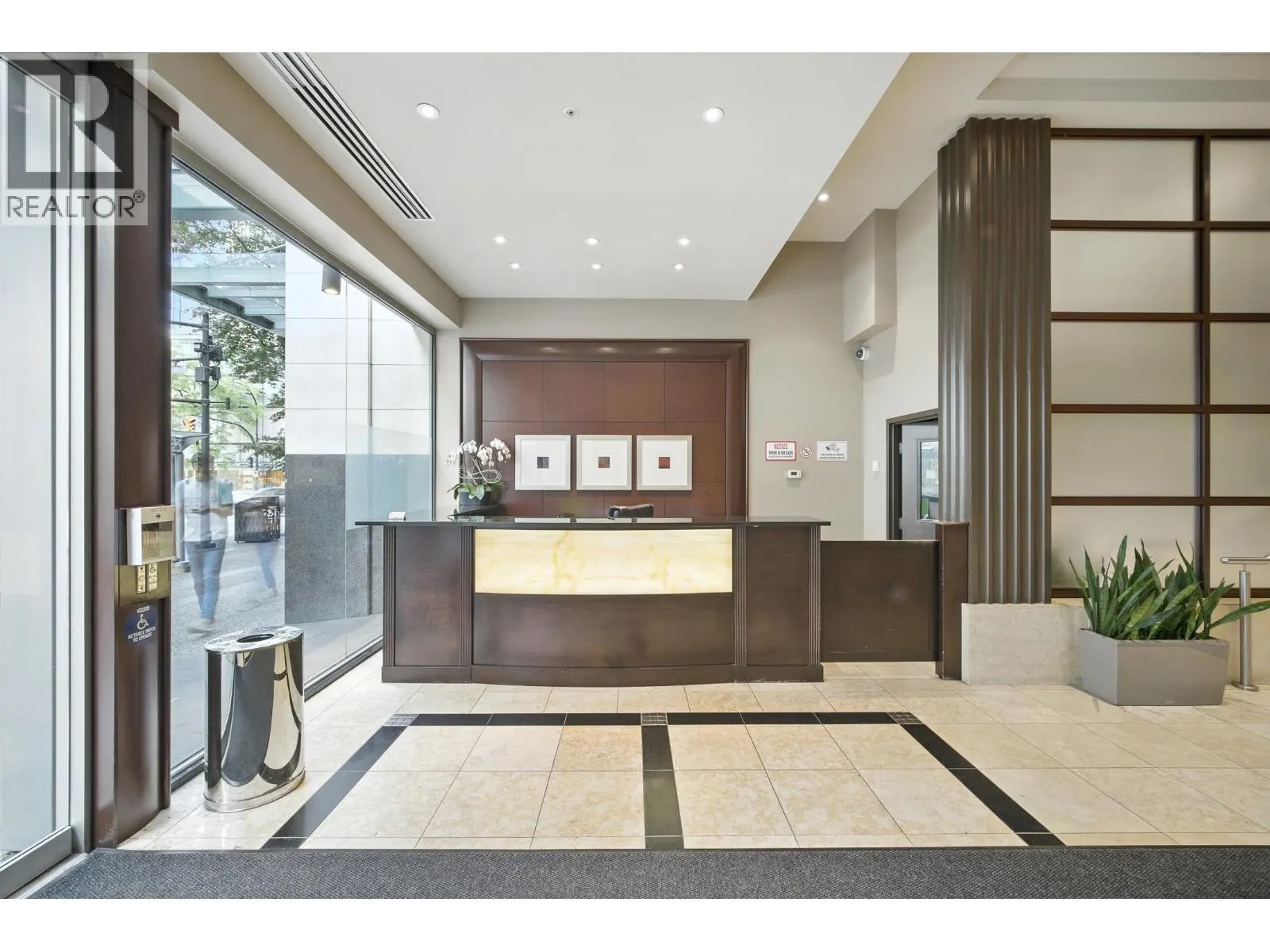 2214 610 GRANVILLE STREET