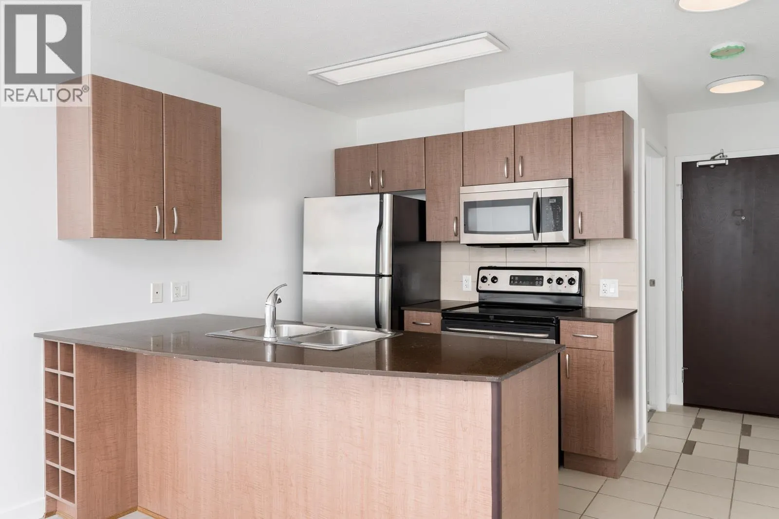 2214 610 GRANVILLE STREET