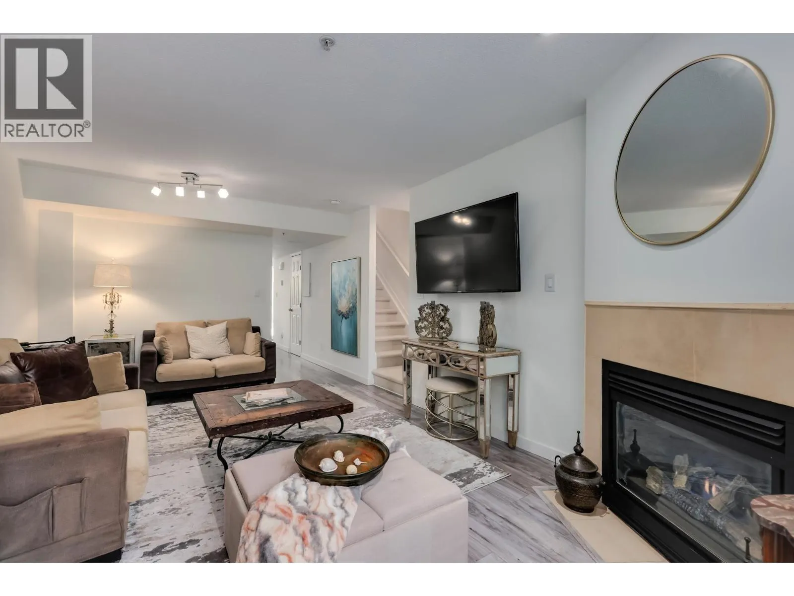 TH6 63 KEEFER PLACE