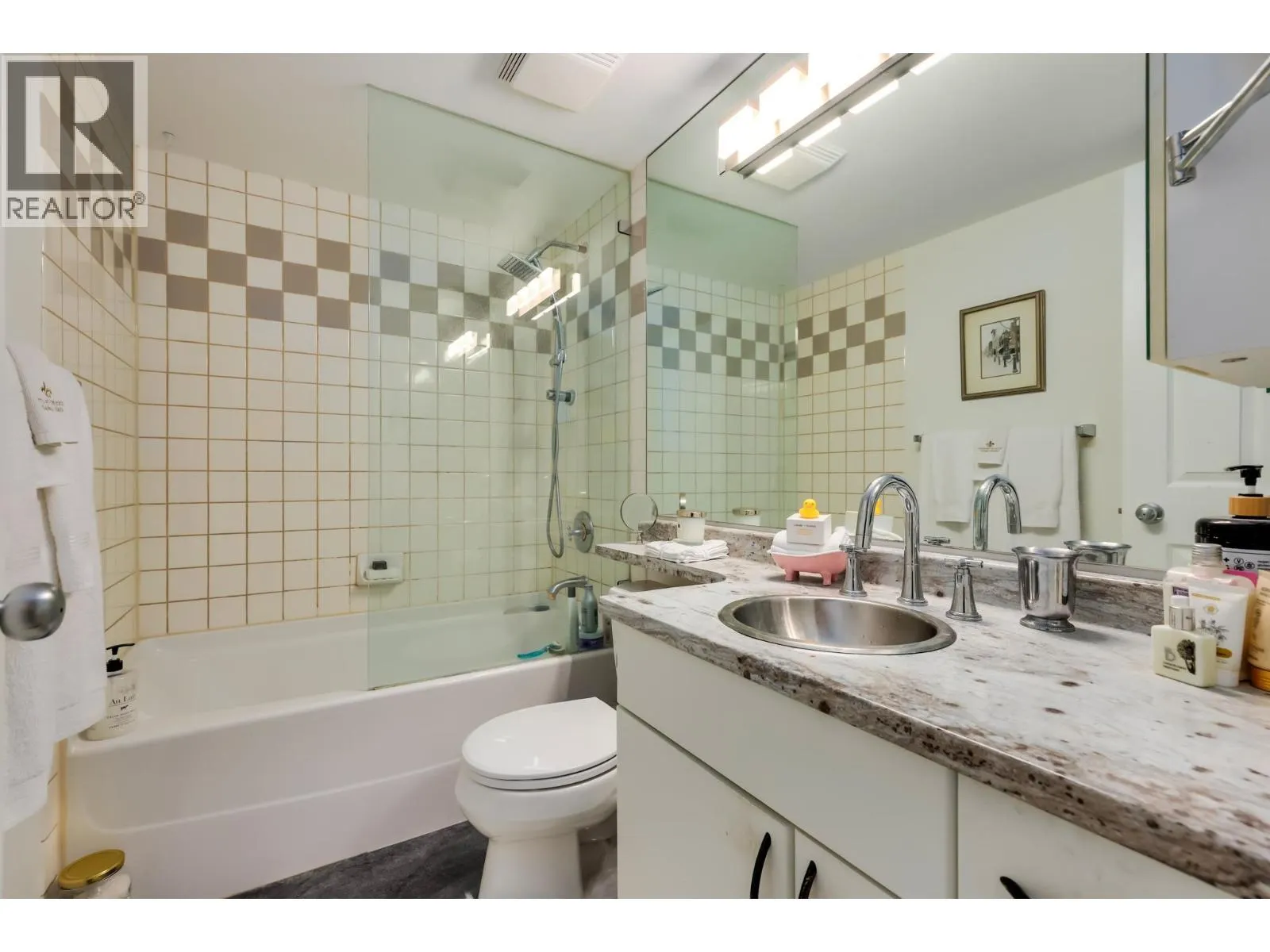 TH6 63 KEEFER PLACE