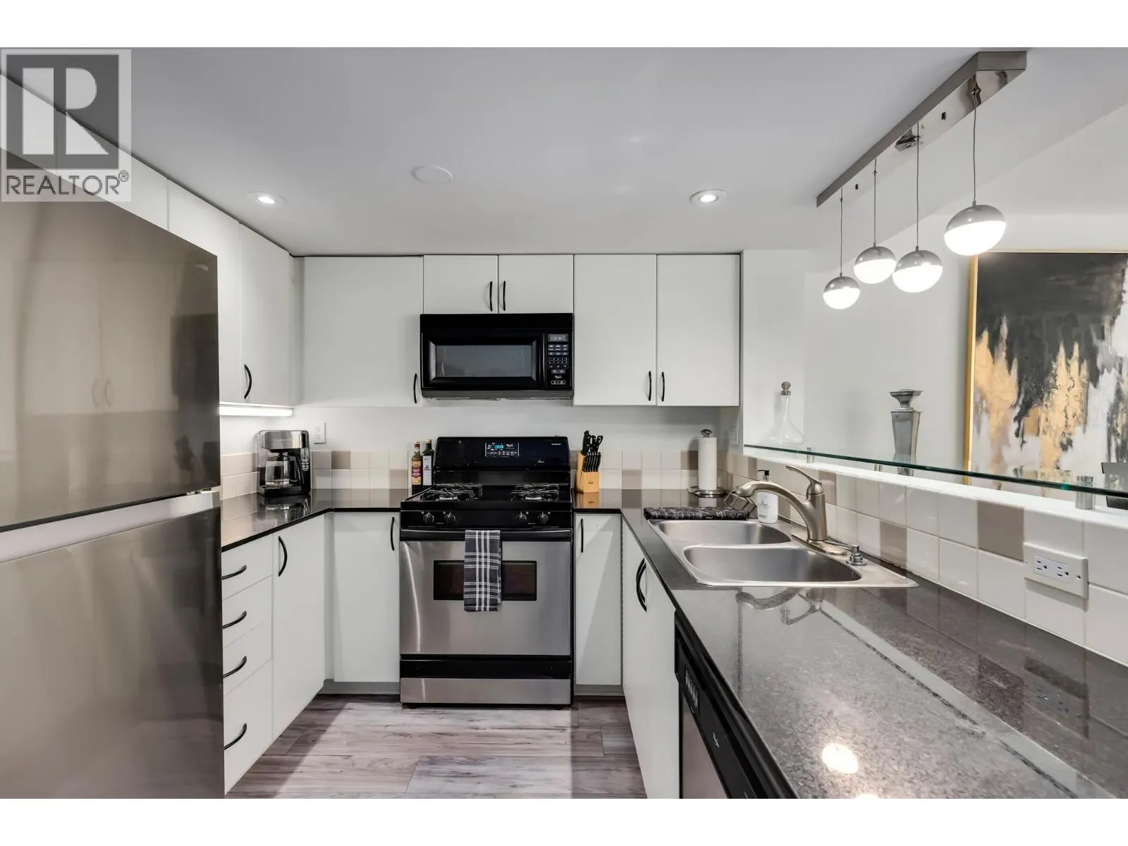 TH6 63 KEEFER PLACE