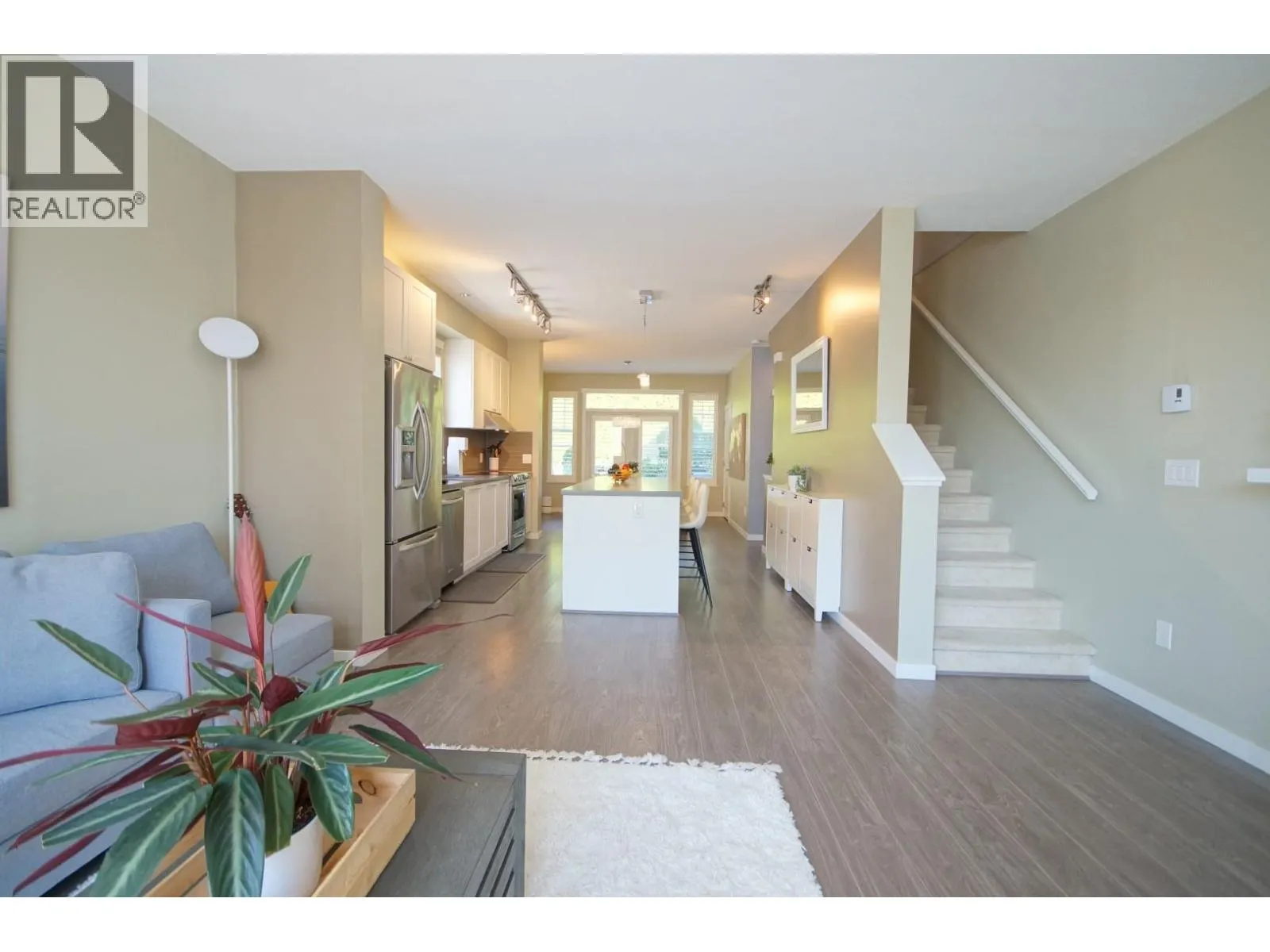16 3470 HIGHLAND DRIVE