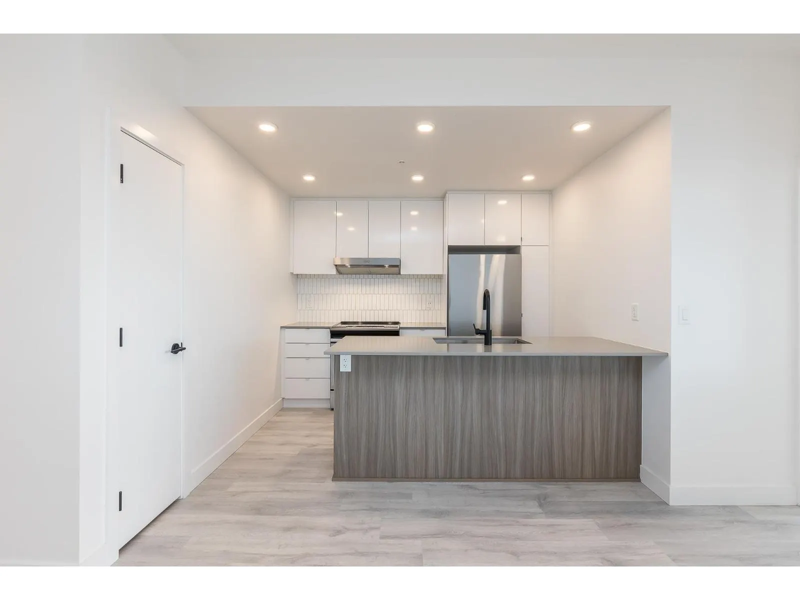 606 32828 LANDEAU PLACE