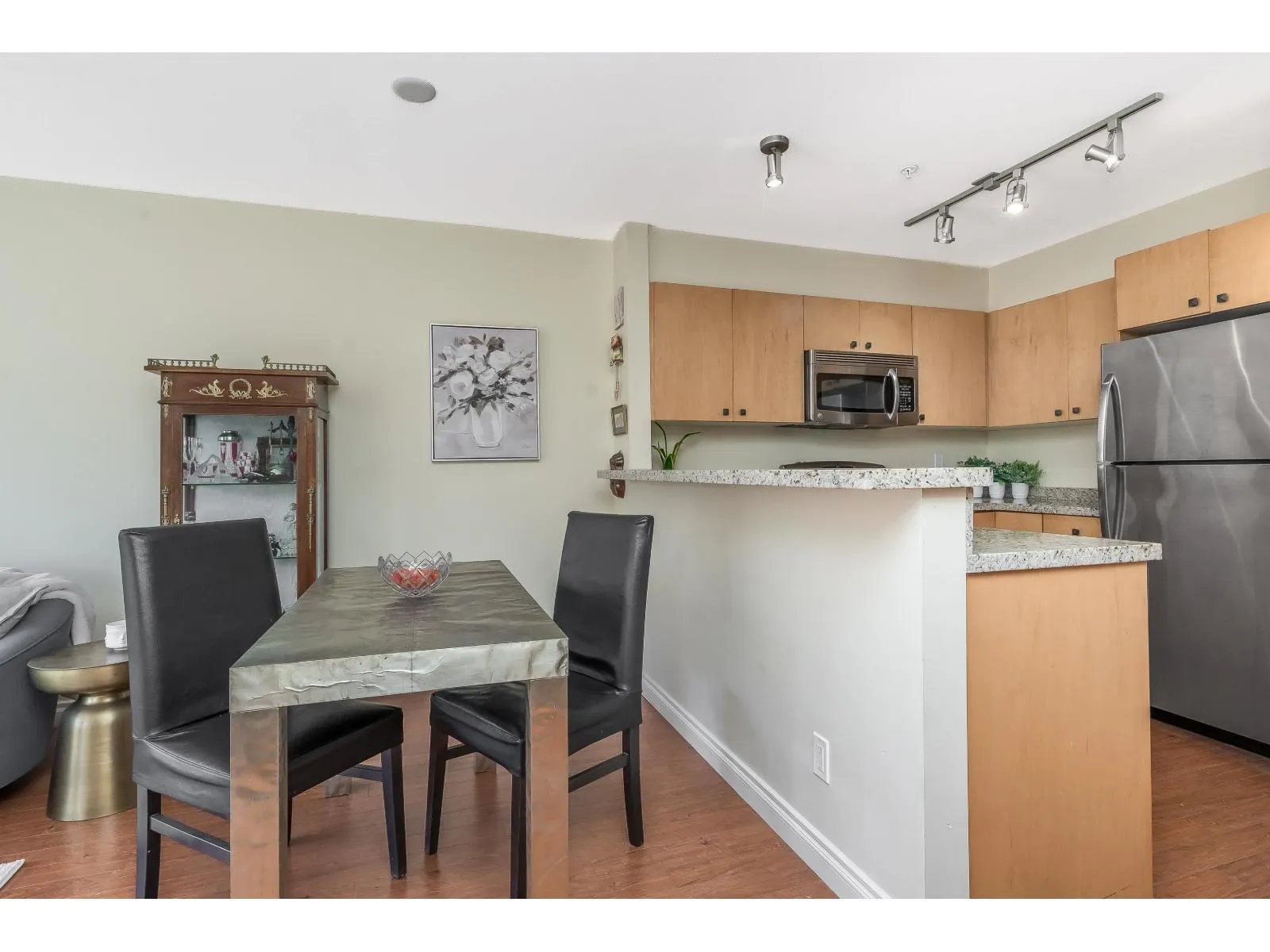 412 8717 160 STREET