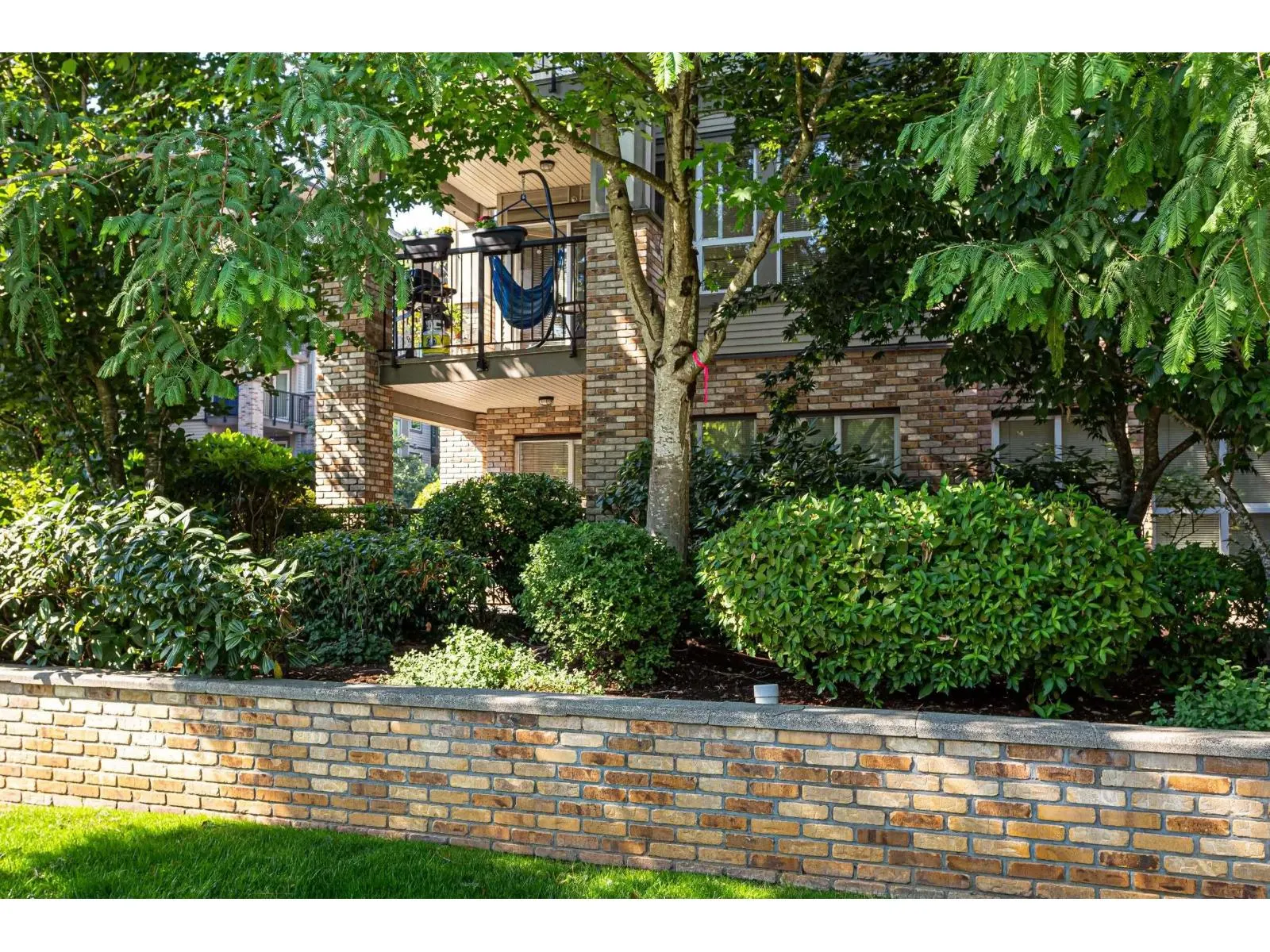 412 8717 160 STREET