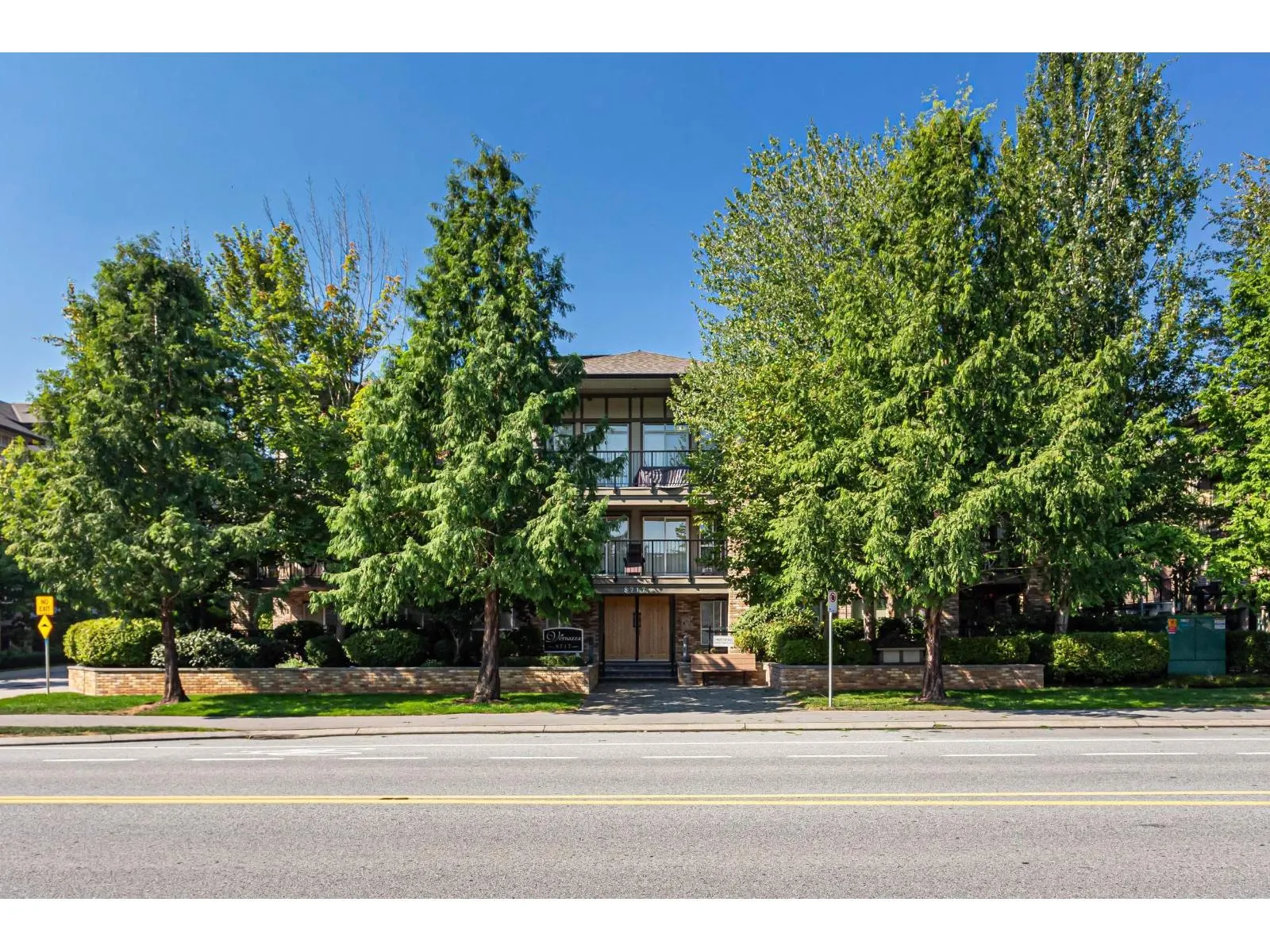 412 8717 160 STREET