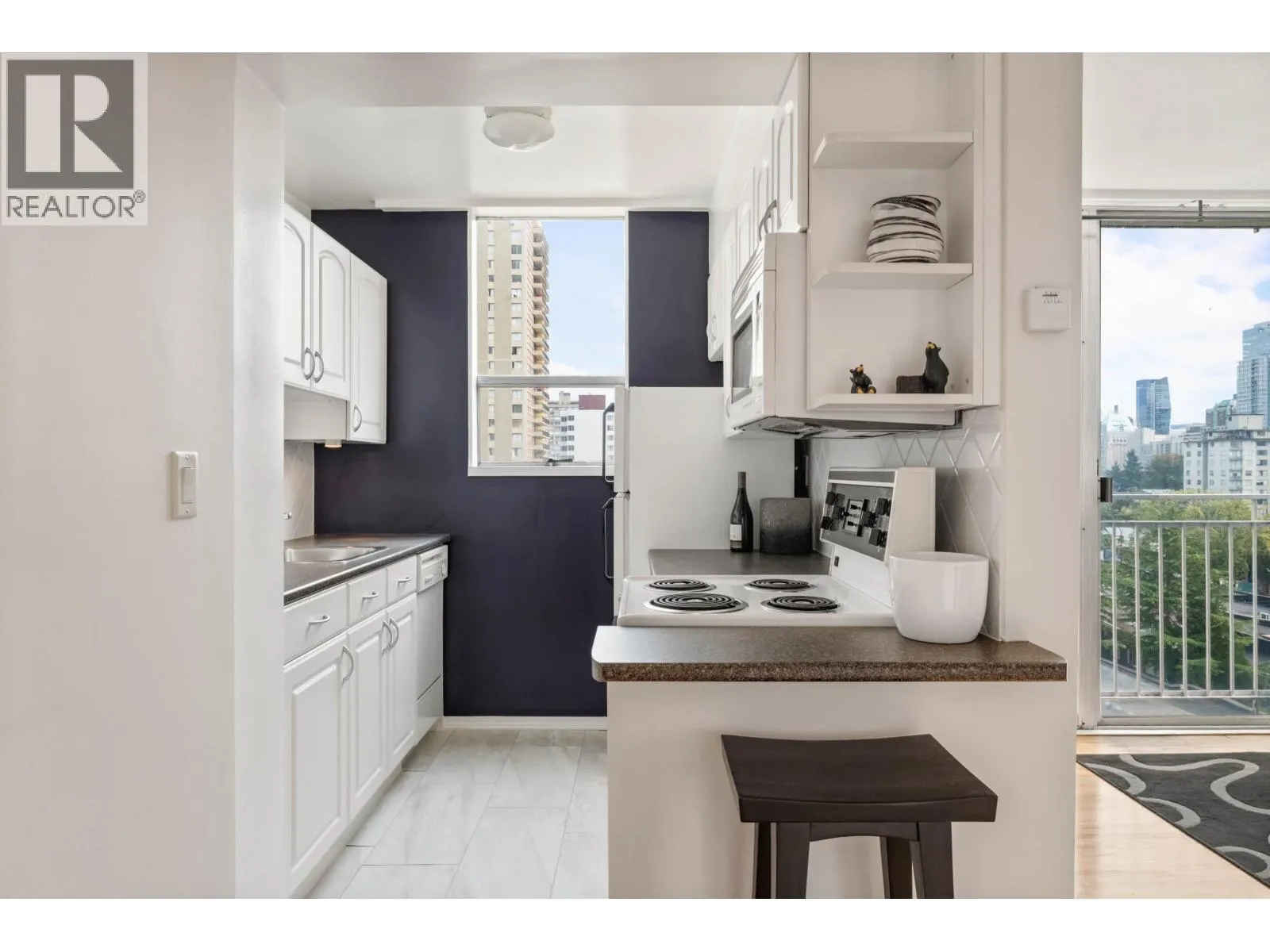 906 1250 BURNABY STREET