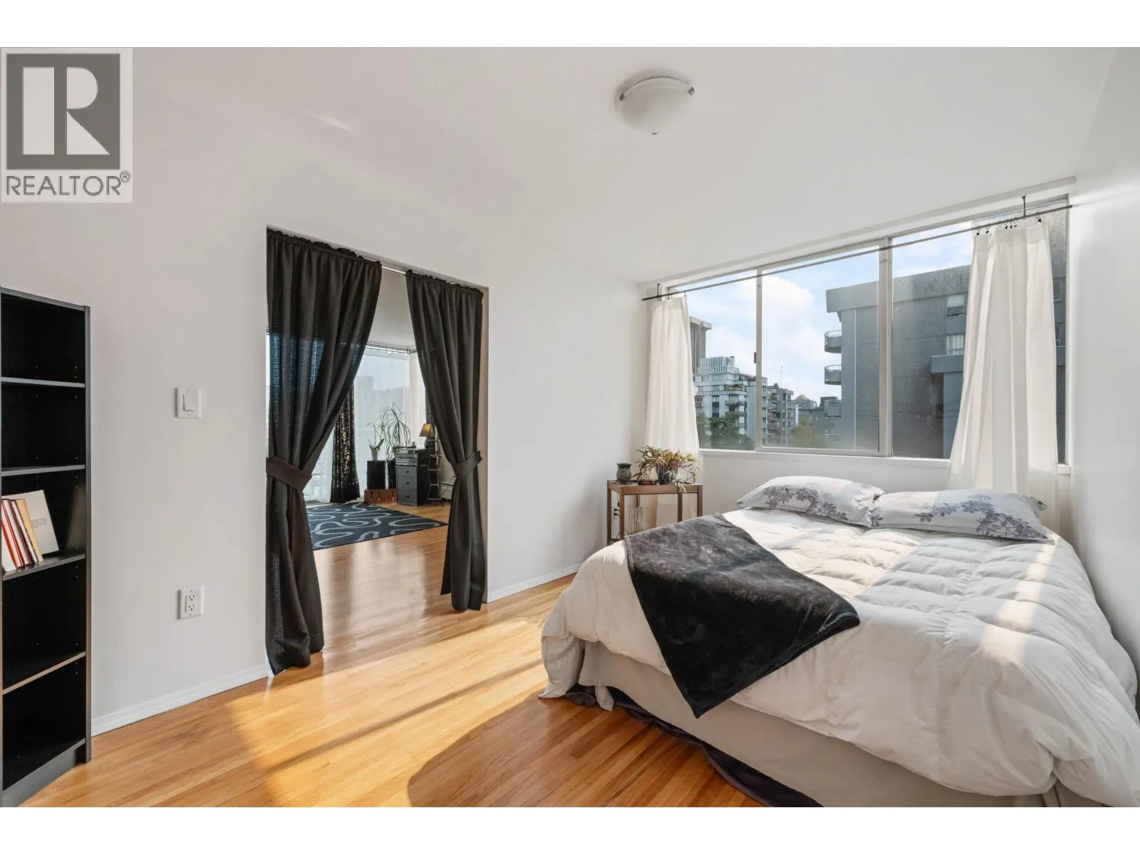 906 1250 BURNABY STREET