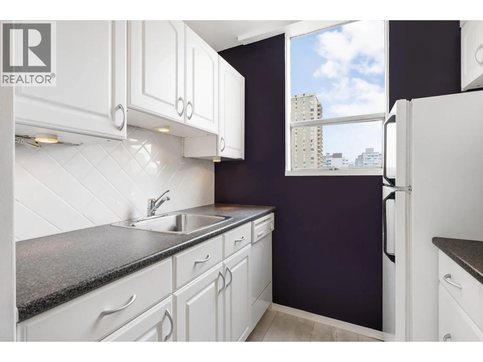 906 1250 BURNABY STREET