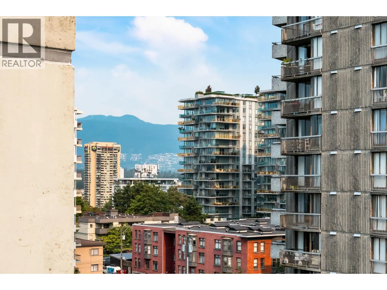 906 1250 BURNABY STREET