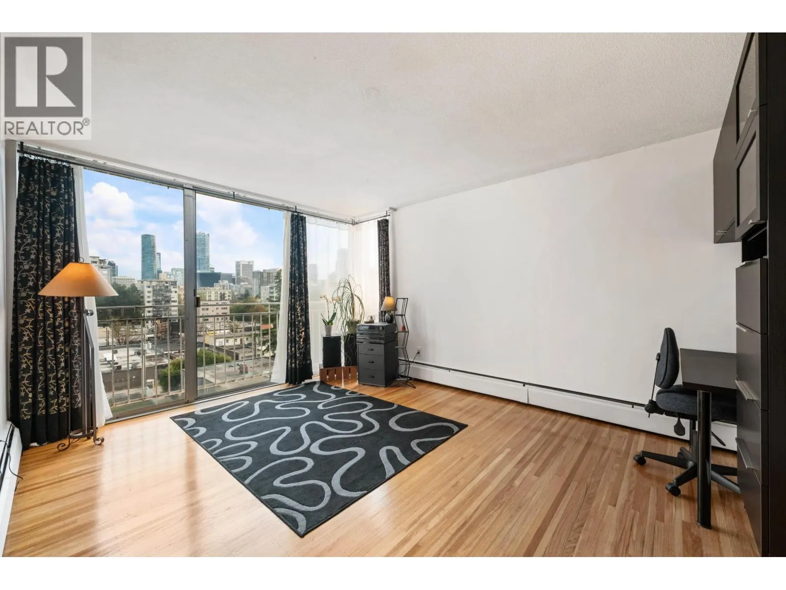 906 1250 BURNABY STREET