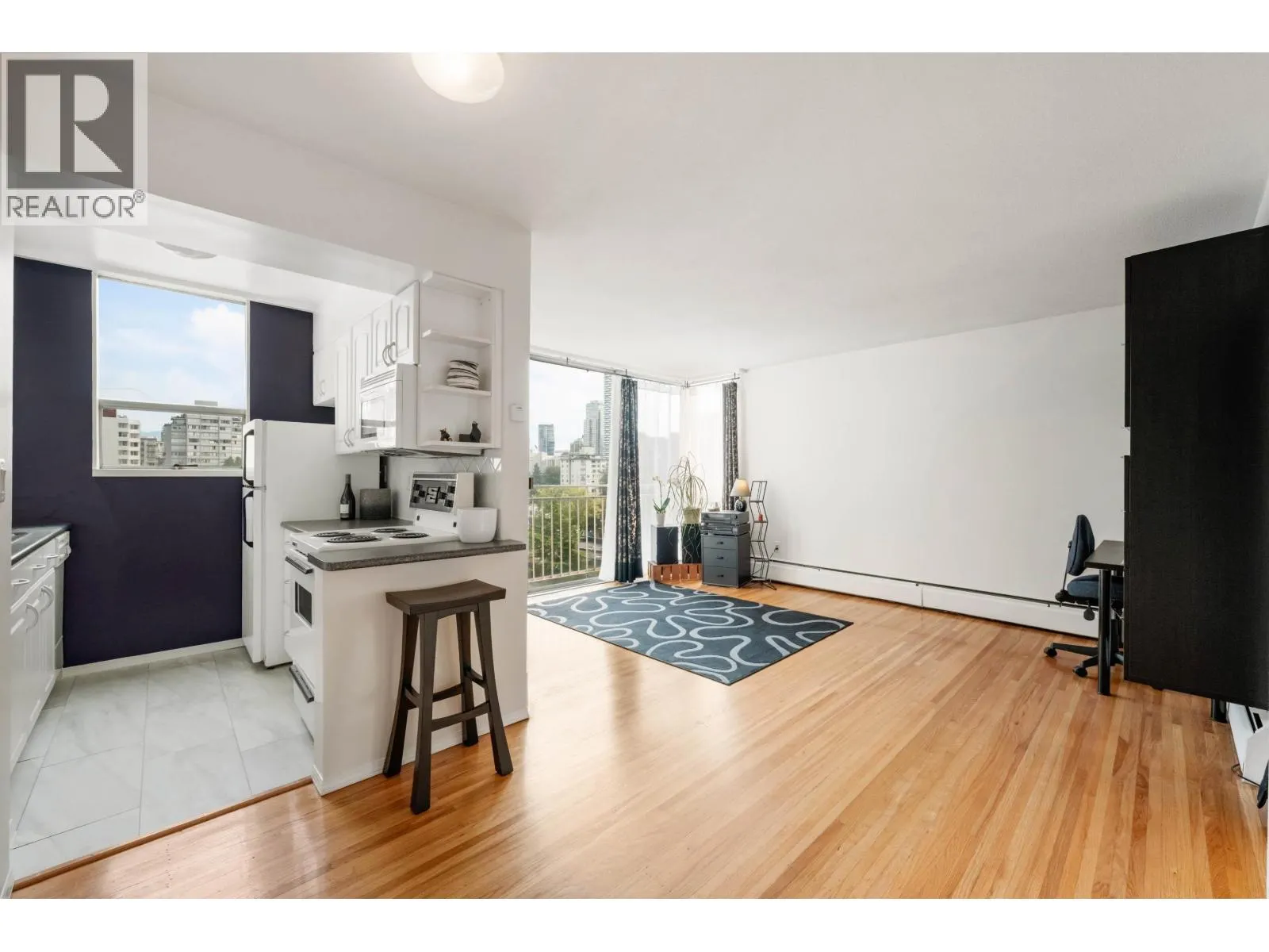 906 1250 BURNABY STREET