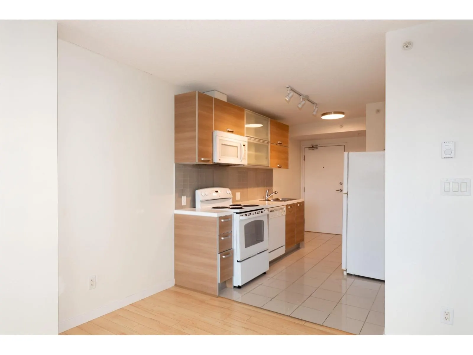 1606 13688 100 AVENUE
