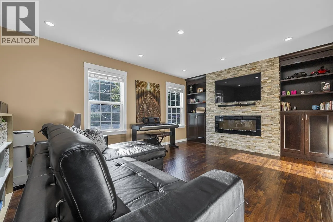 3604 MCRAE CRESCENT
