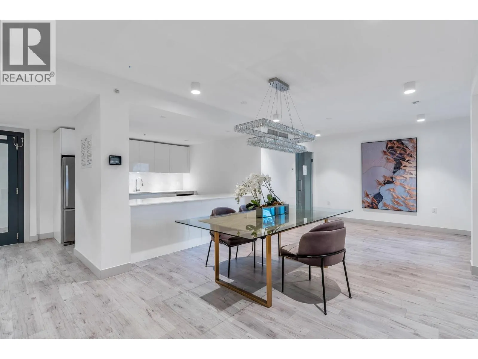 607 5766 GILBERT ROAD