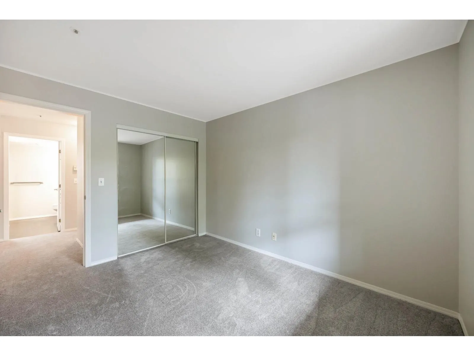 202 13870 70 AVENUE
