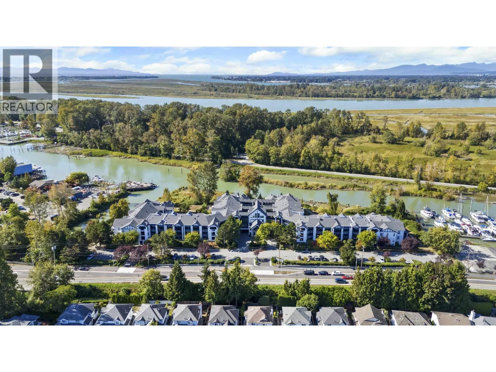 213 4955 RIVER ROAD