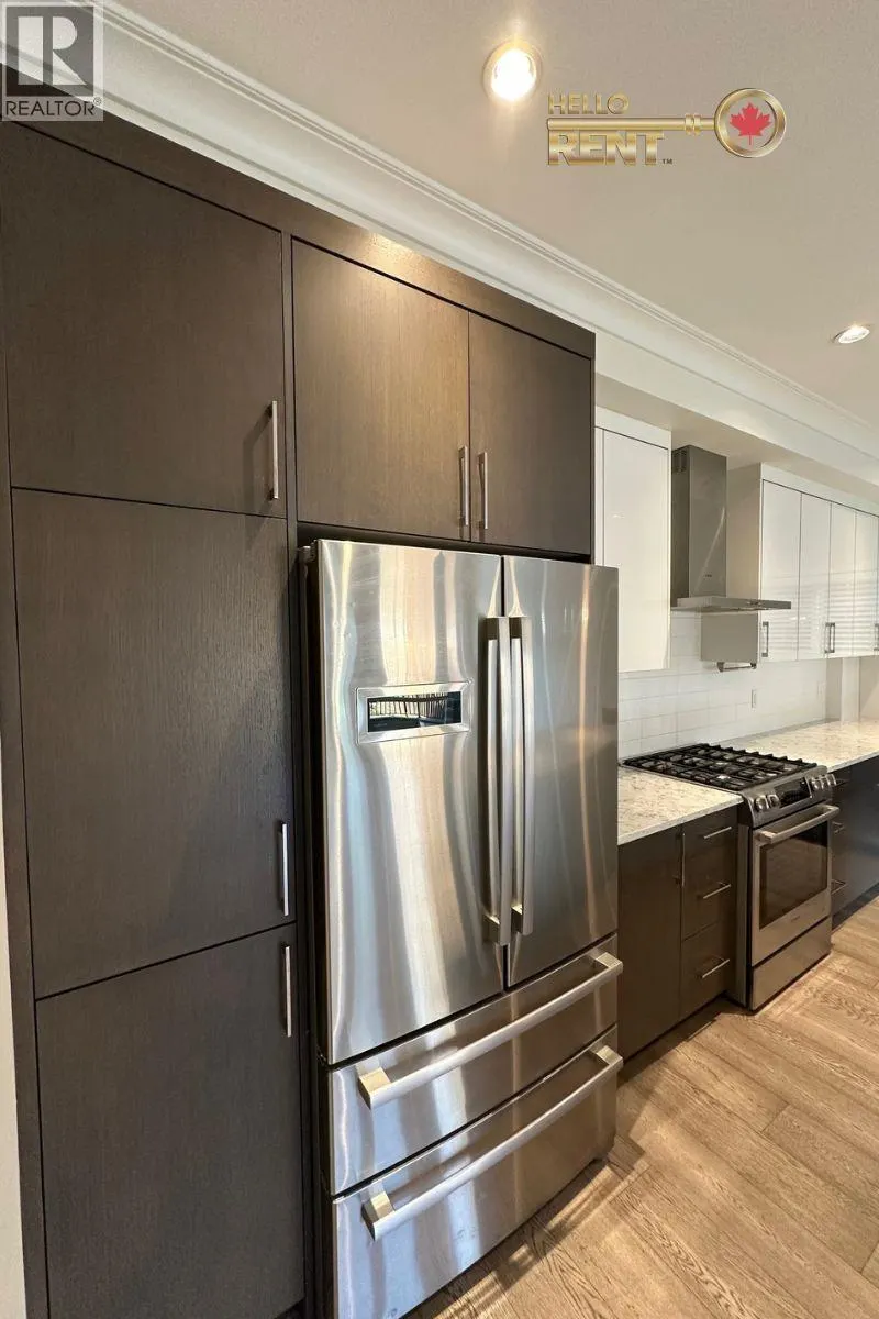 233 W 18TH STREET