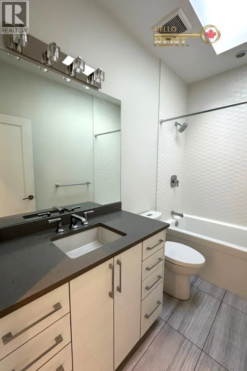 233 W 18TH STREET