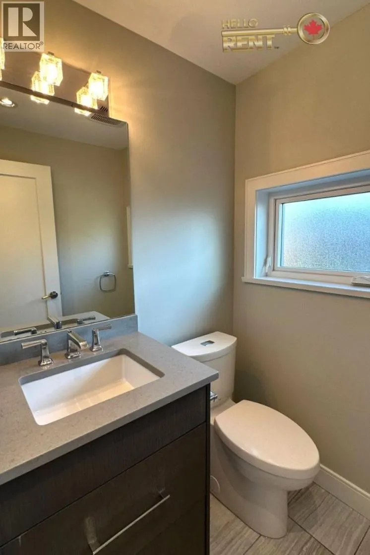 233 W 18TH STREET