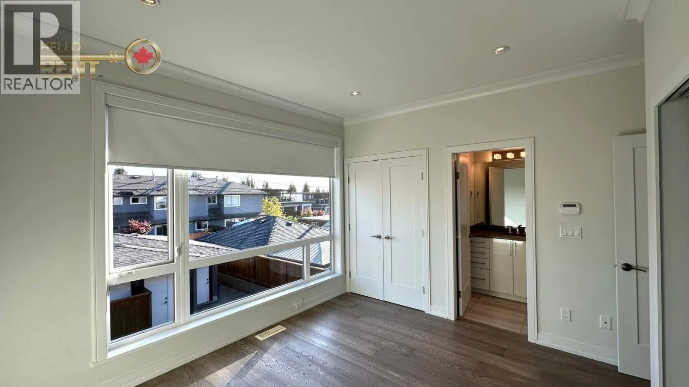233 W 18TH STREET