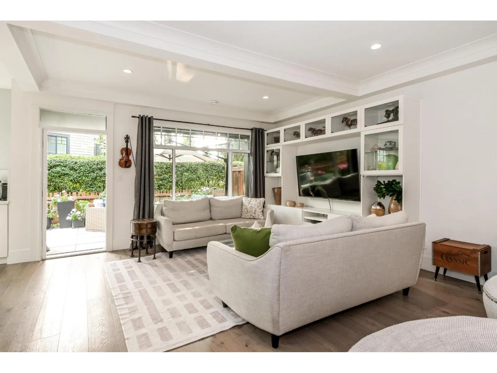 18 8425 VENTURE WAY