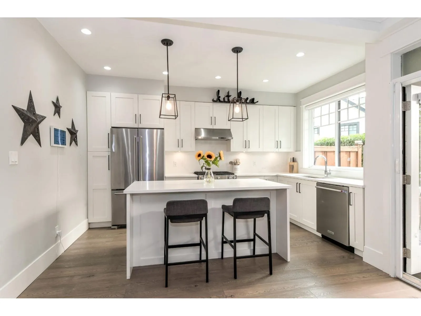 18 8425 VENTURE WAY