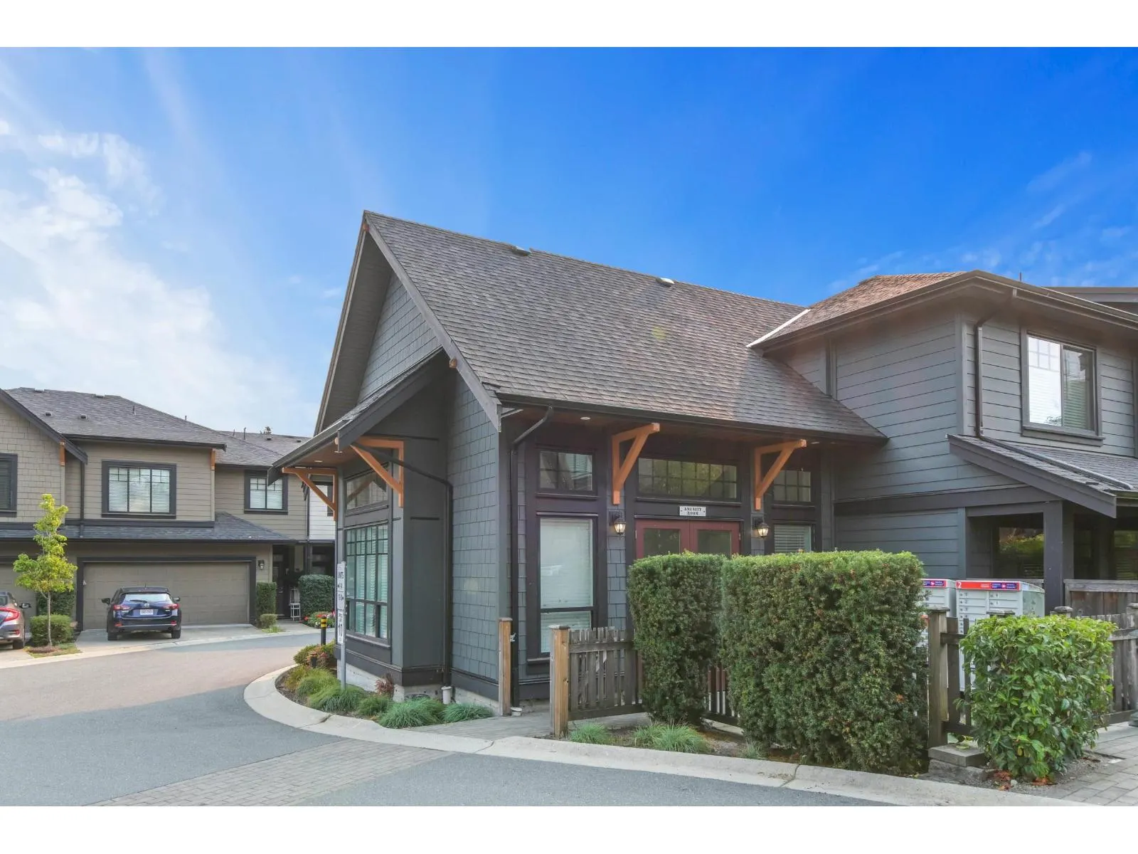 18 8425 VENTURE WAY