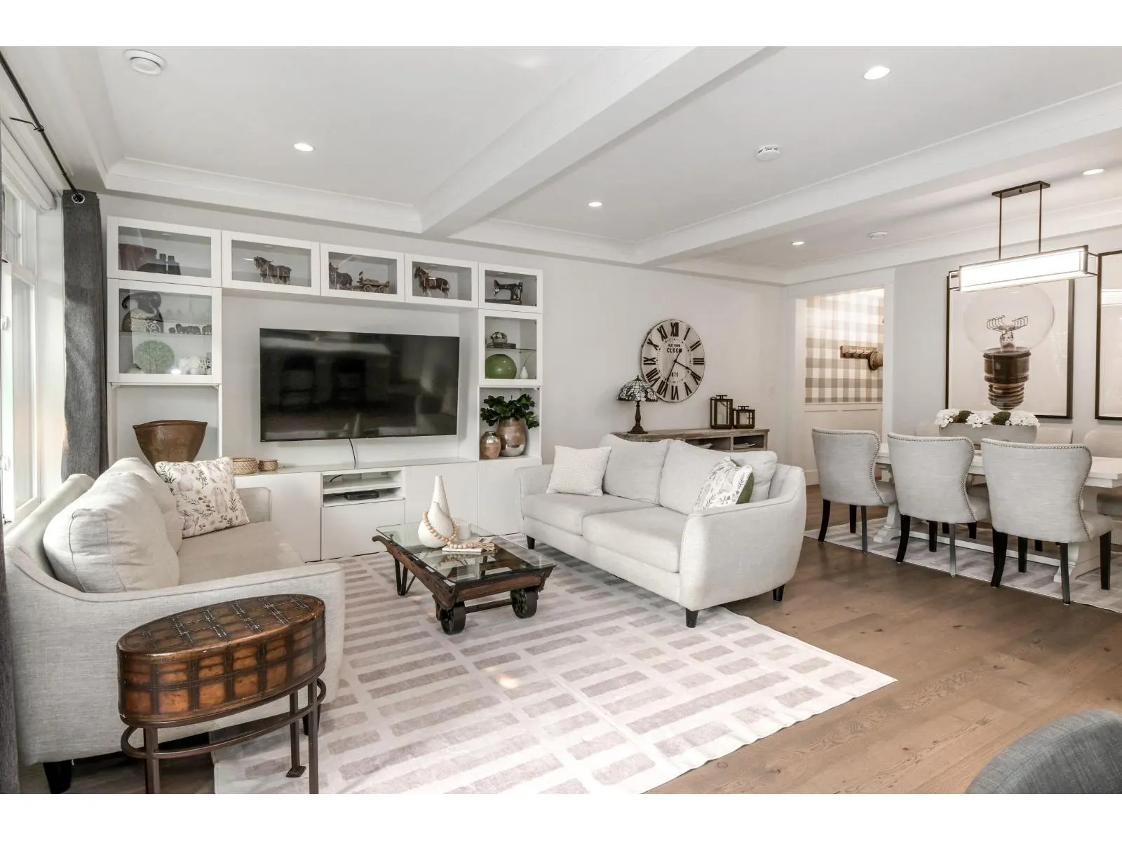 18 8425 VENTURE WAY