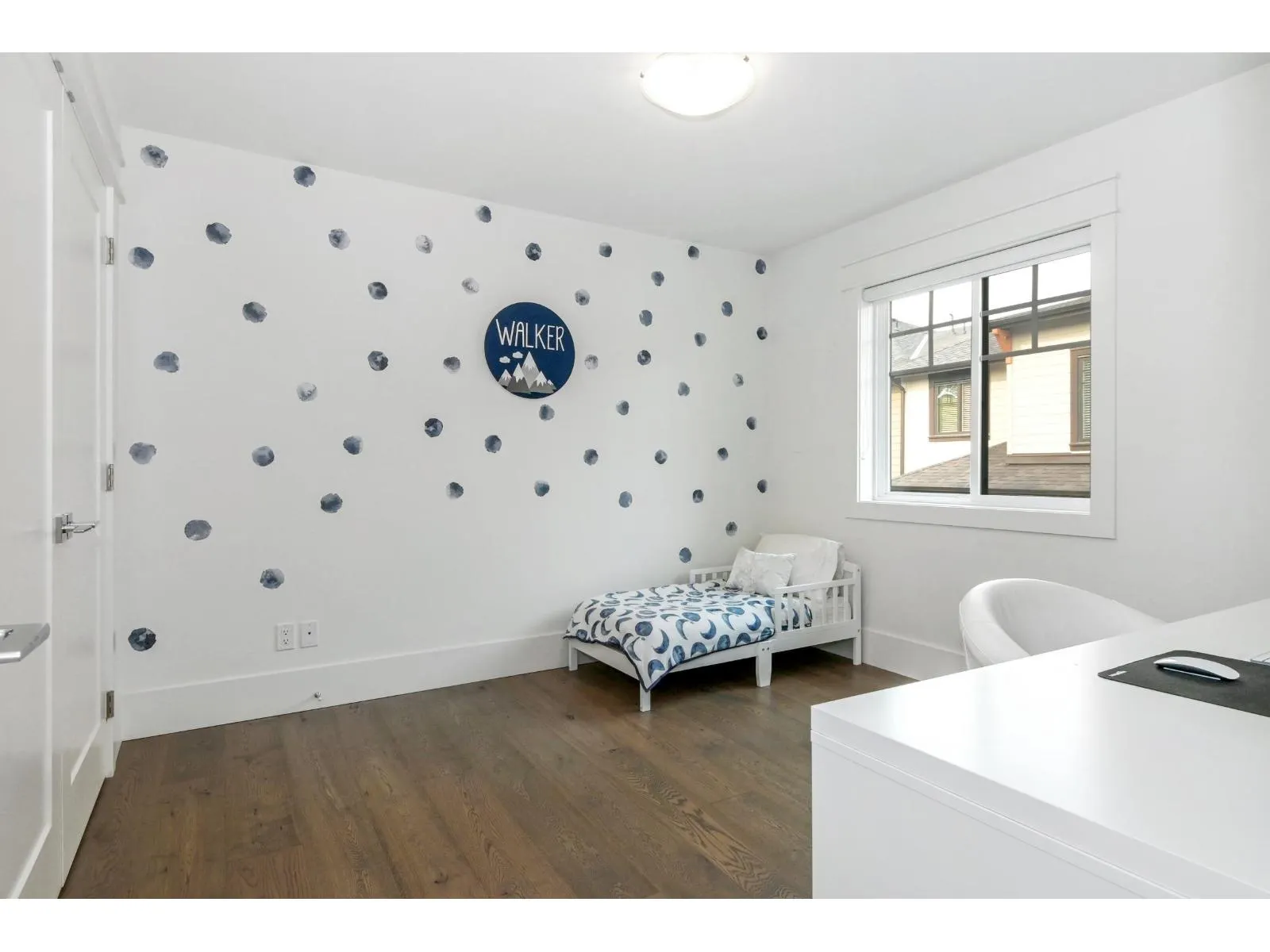 18 8425 VENTURE WAY