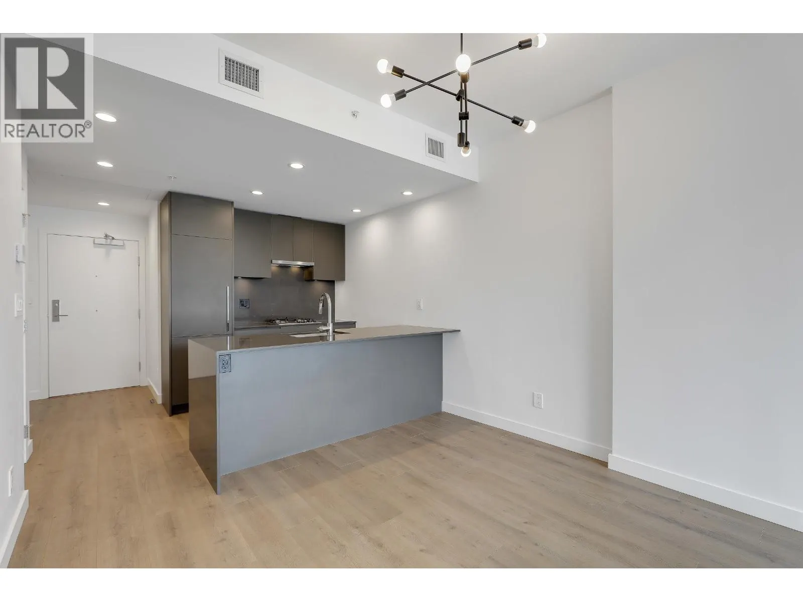 1308 2181 MADISON AVENUE