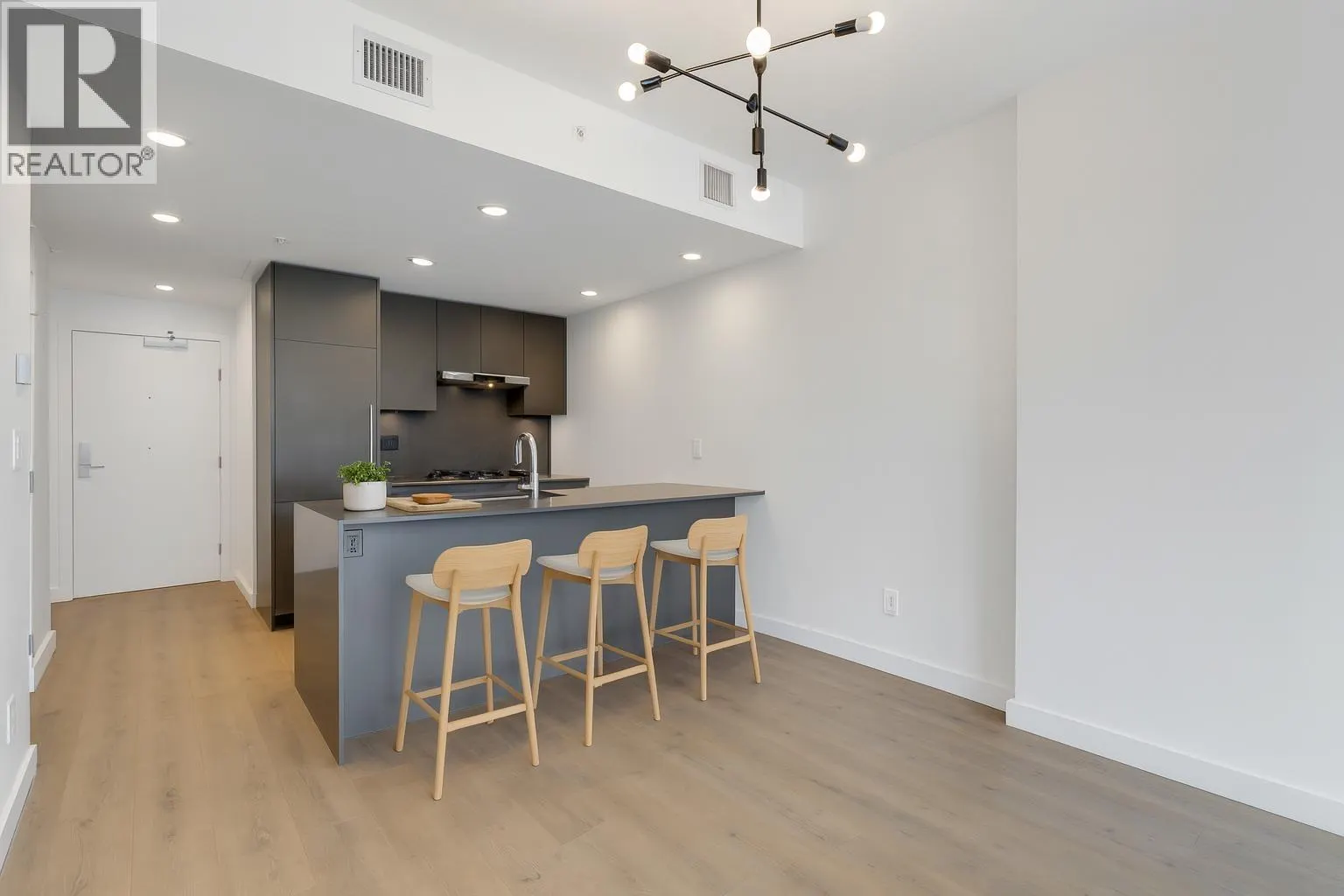 1308 2181 MADISON AVENUE