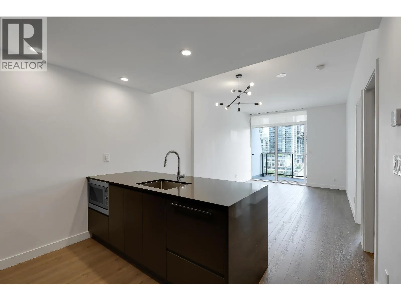 1308 2181 MADISON AVENUE