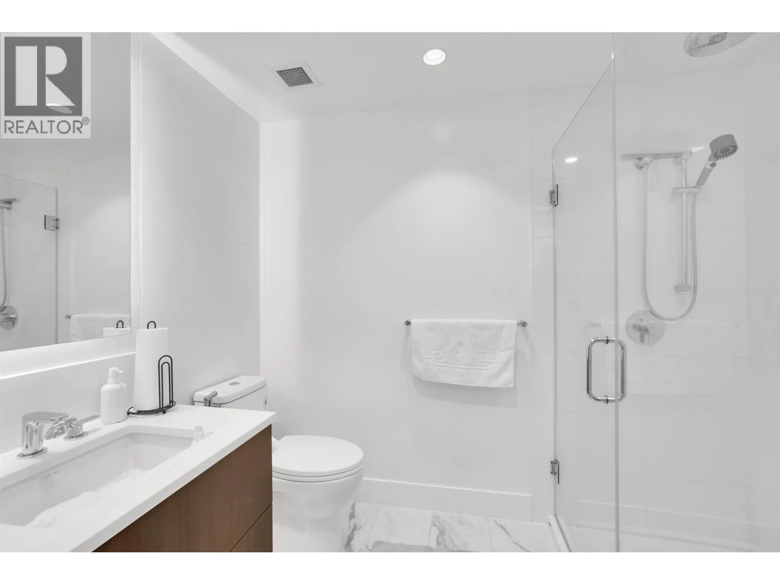 1302 1675 LIONS GATE LANE
