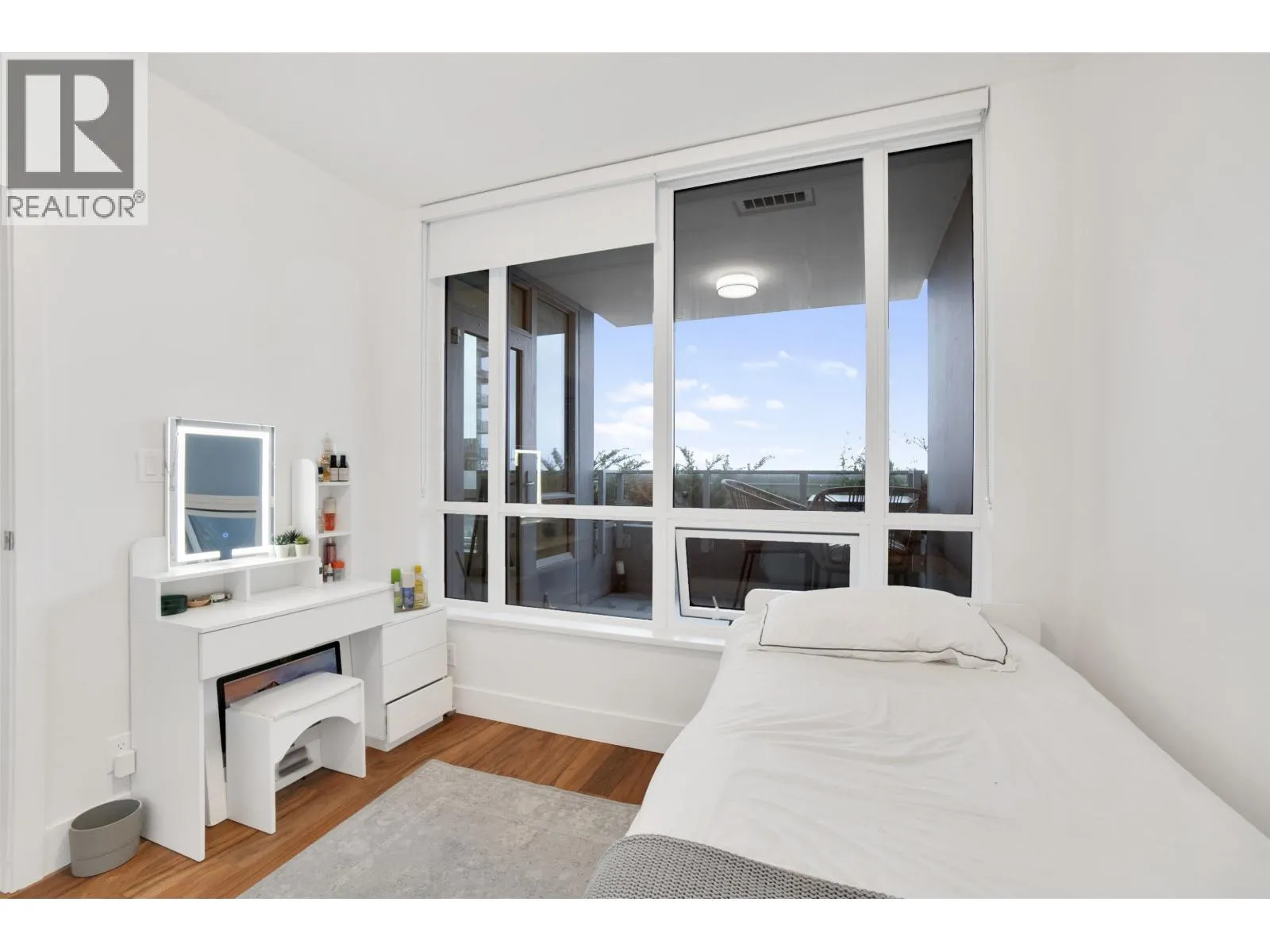 1302 1675 LIONS GATE LANE