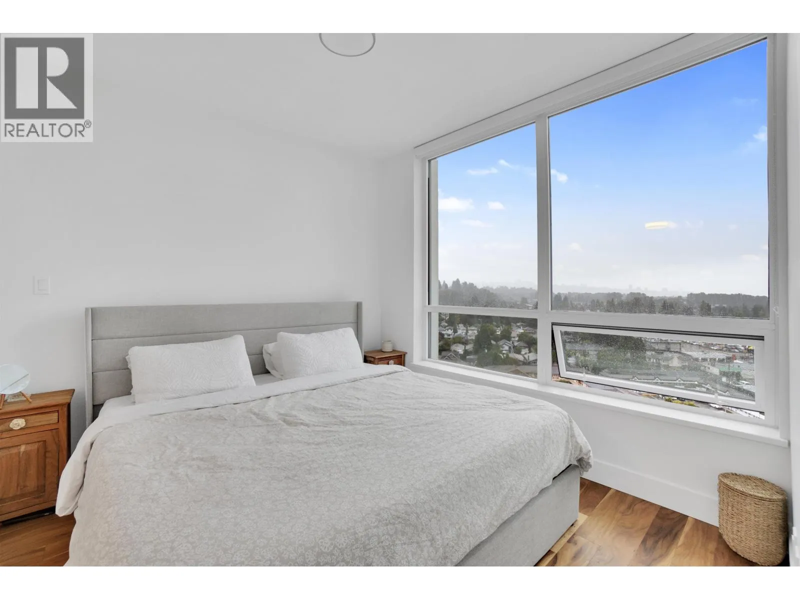 1302 1675 LIONS GATE LANE
