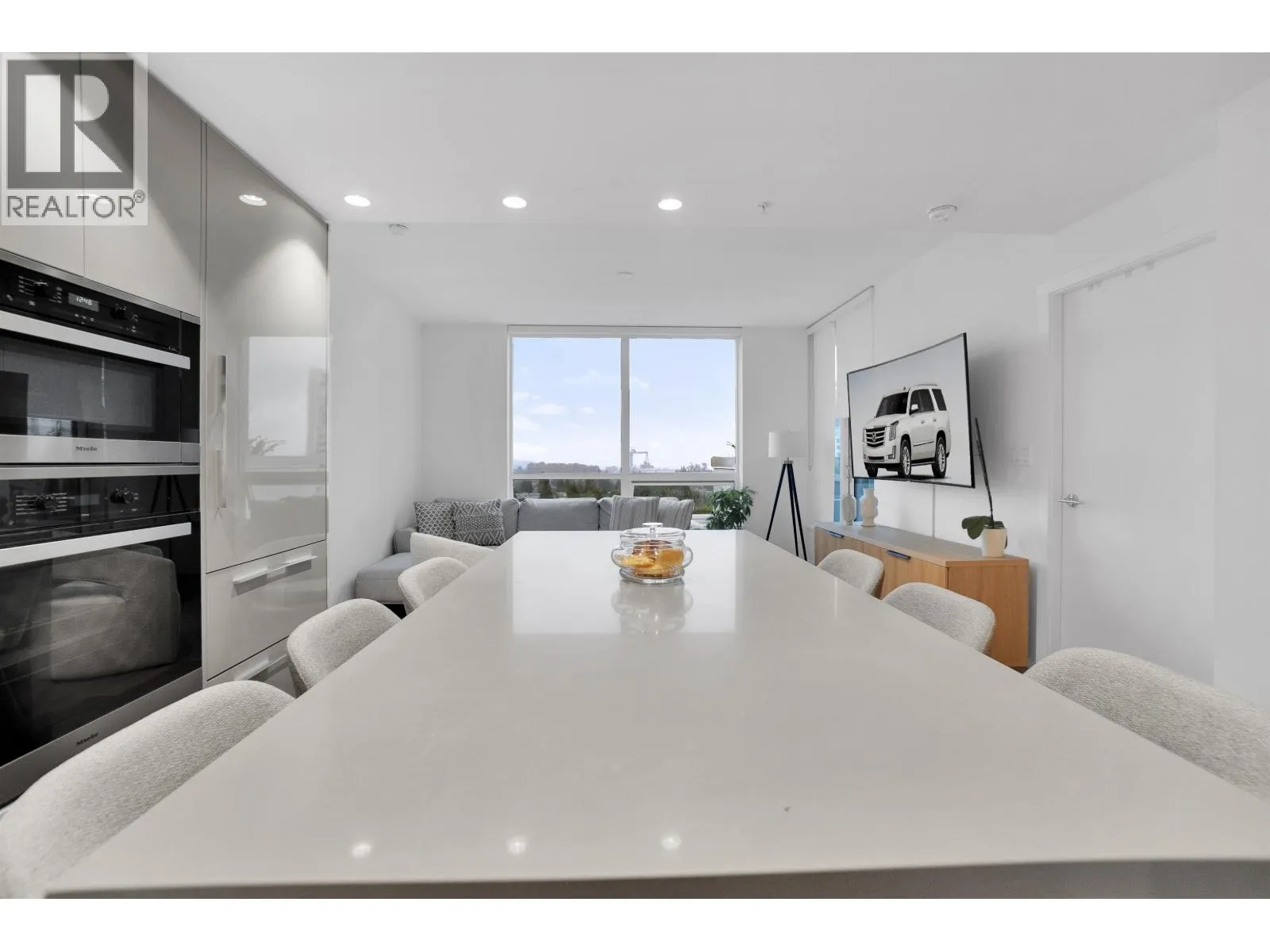 1302 1675 LIONS GATE LANE