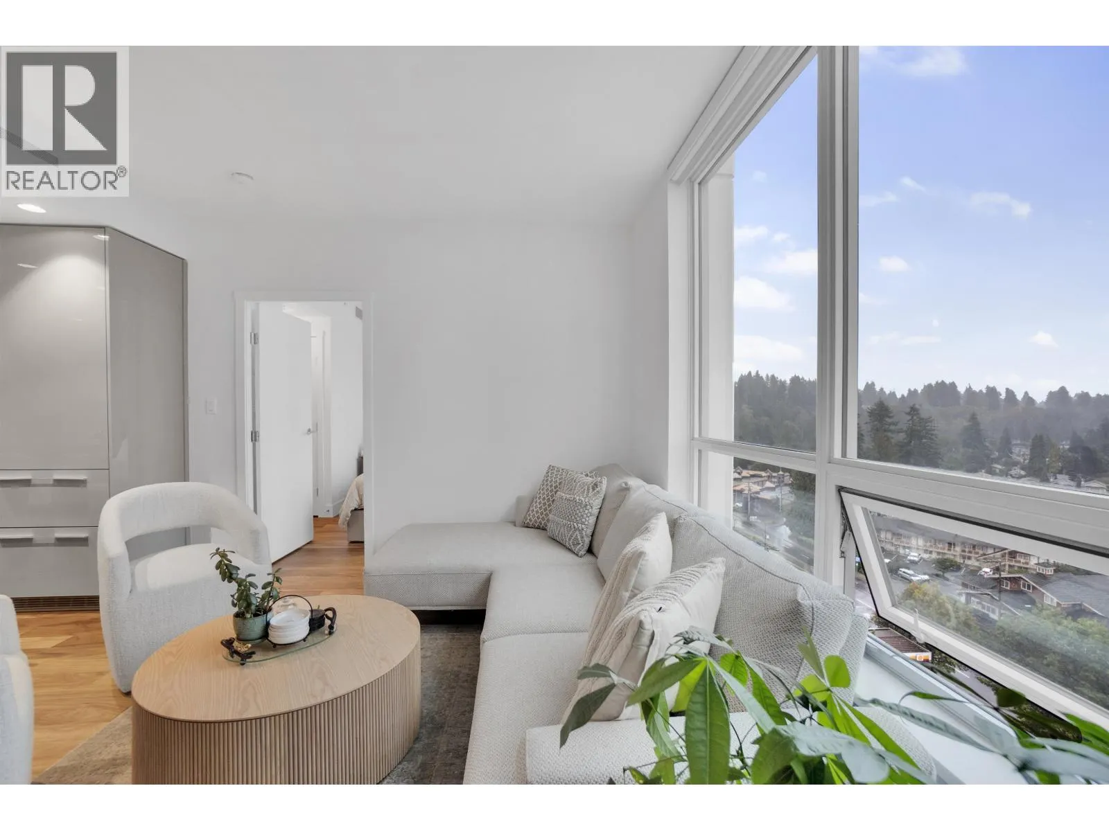 1302 1675 LIONS GATE LANE