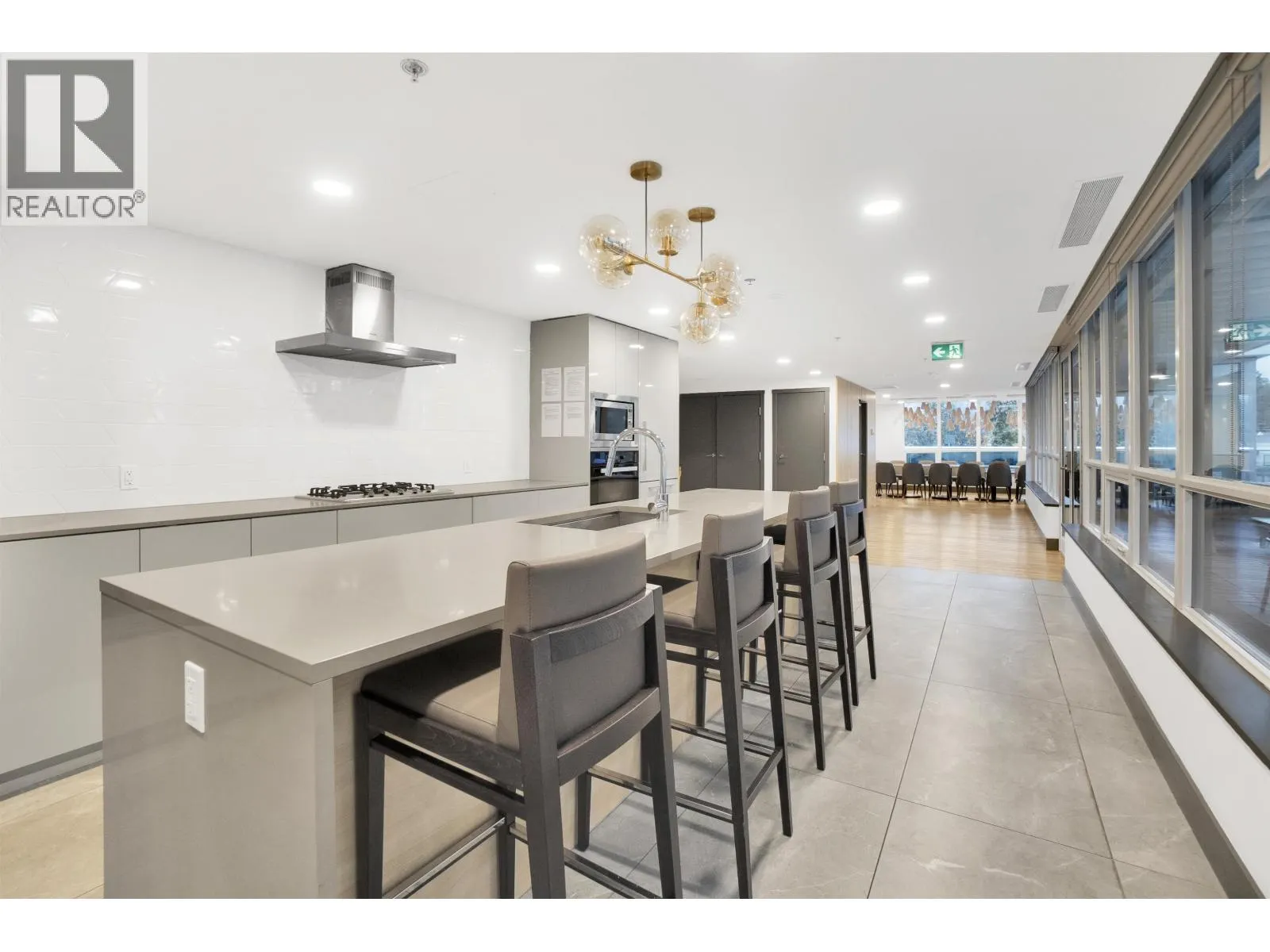 1302 1675 LIONS GATE LANE