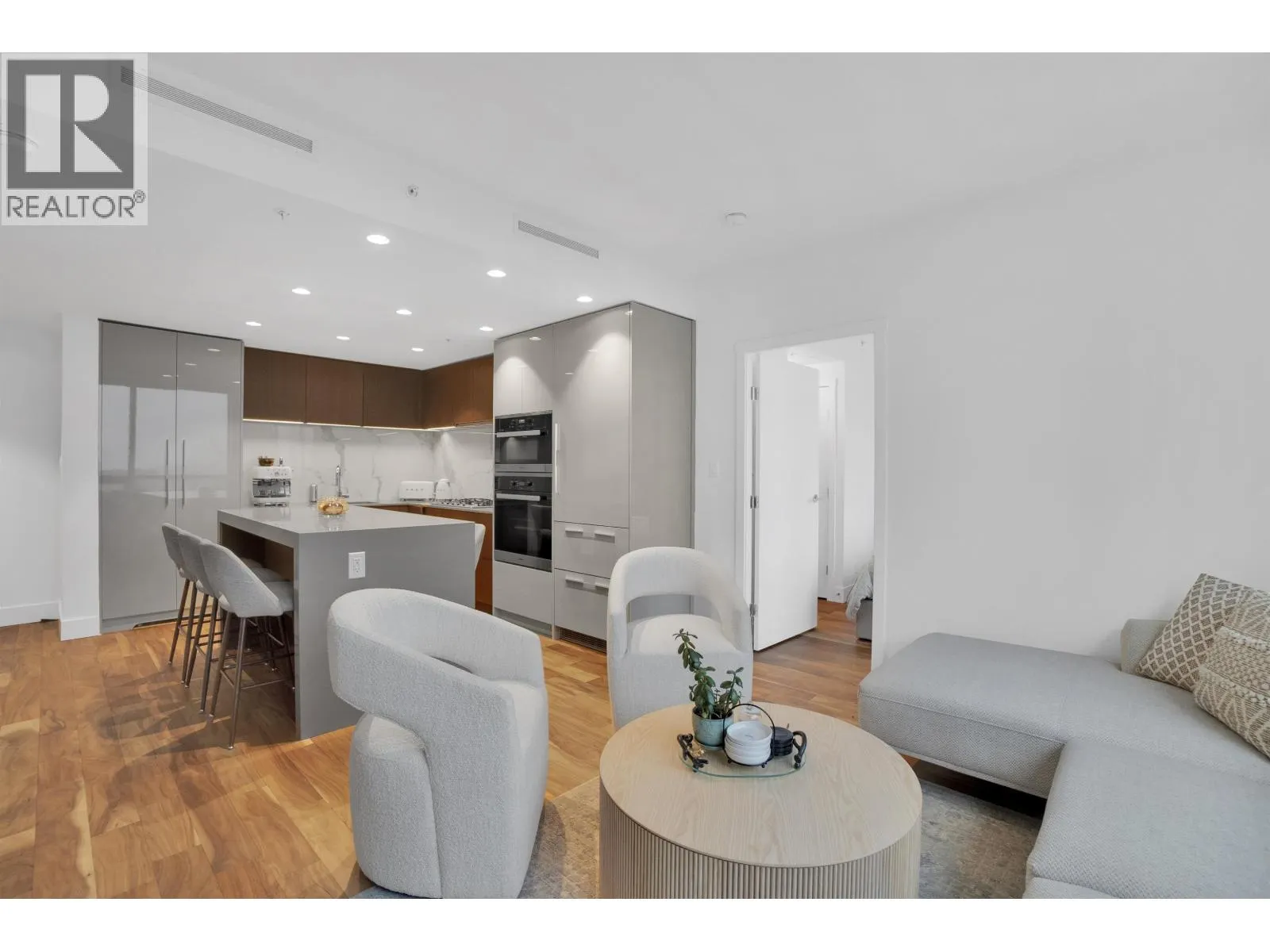 1302 1675 LIONS GATE LANE