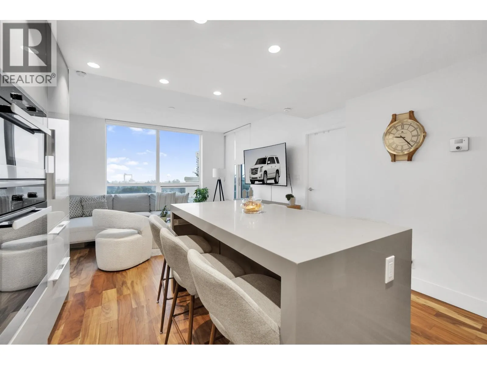 1302 1675 LIONS GATE LANE
