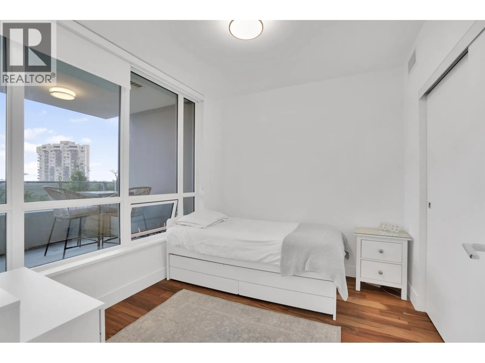 1302 1675 LIONS GATE LANE