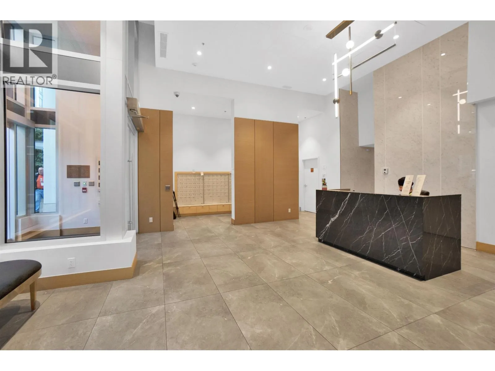 1302 1675 LIONS GATE LANE