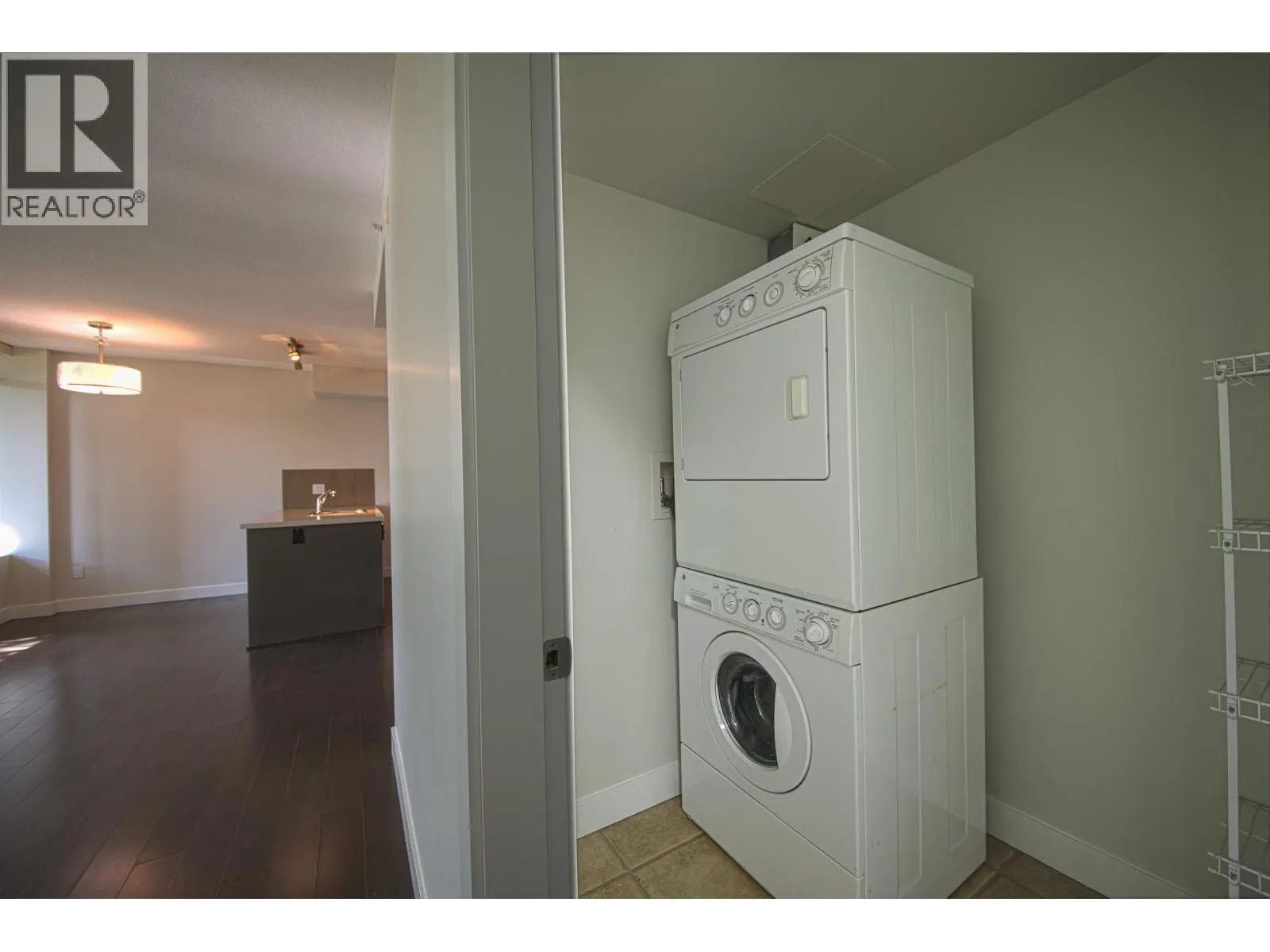 309 9009 CORNERSTONE MEWS