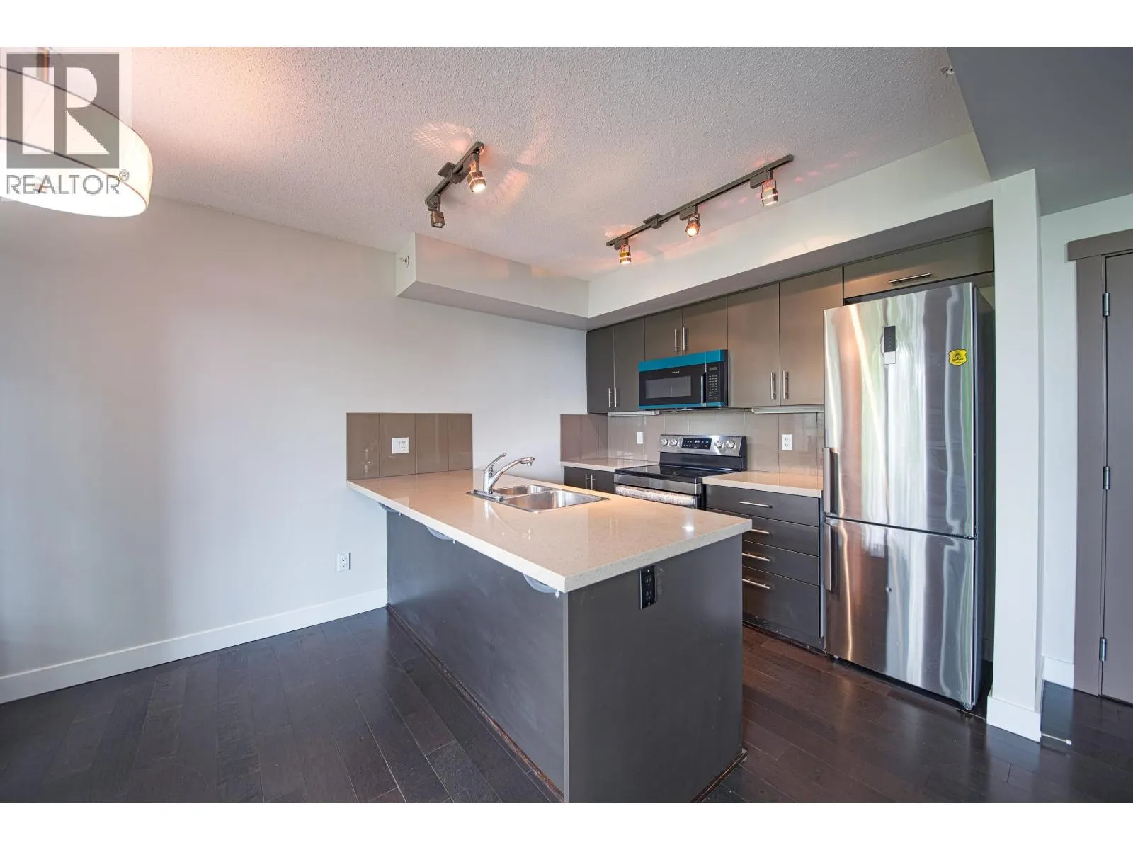 309 9009 CORNERSTONE MEWS