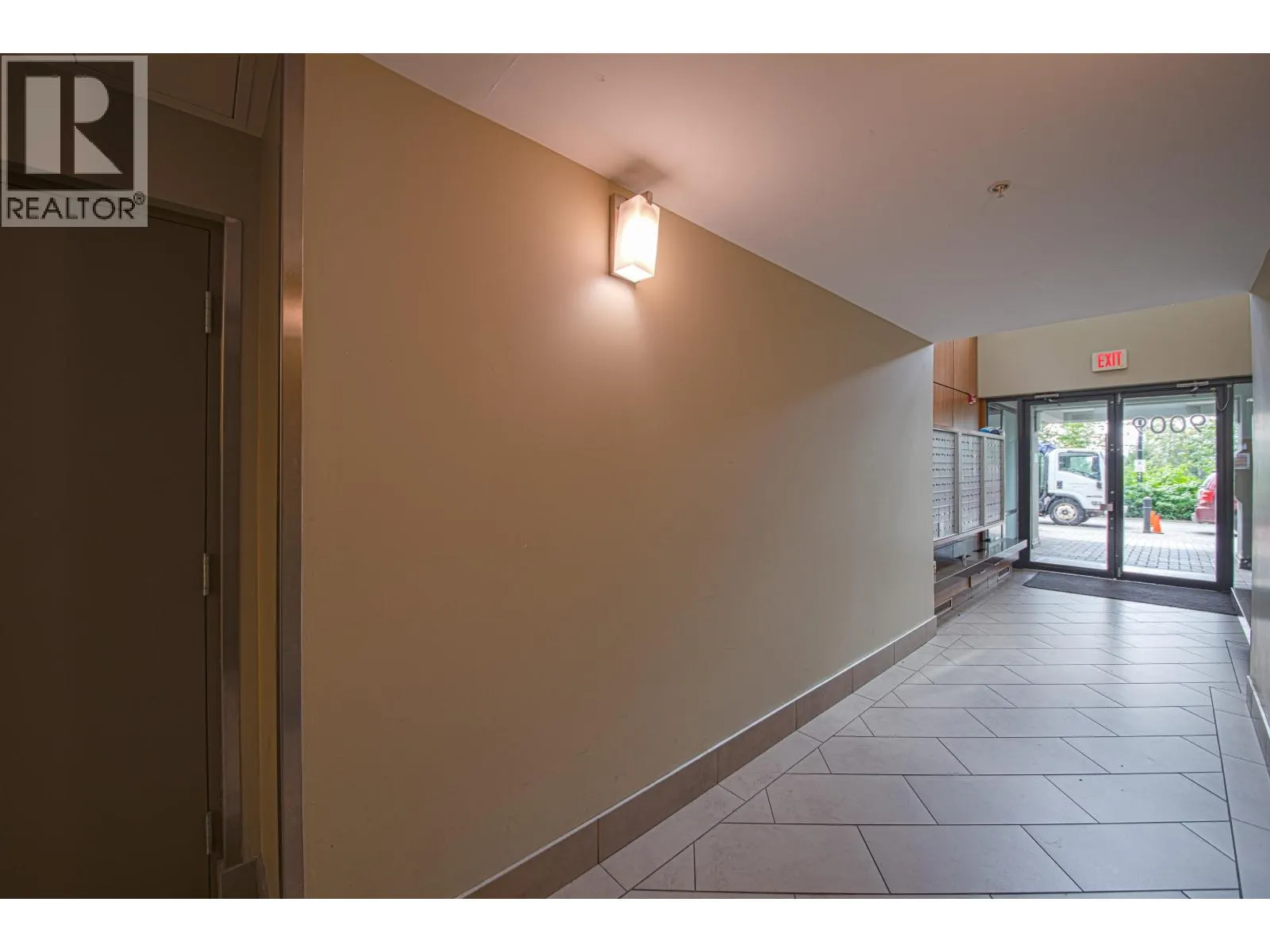 309 9009 CORNERSTONE MEWS