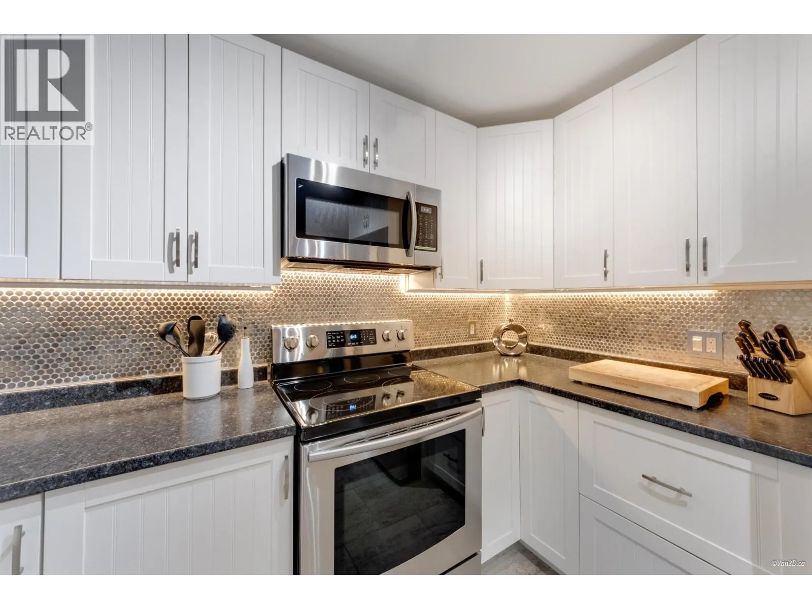746 UPPER CRESCENT