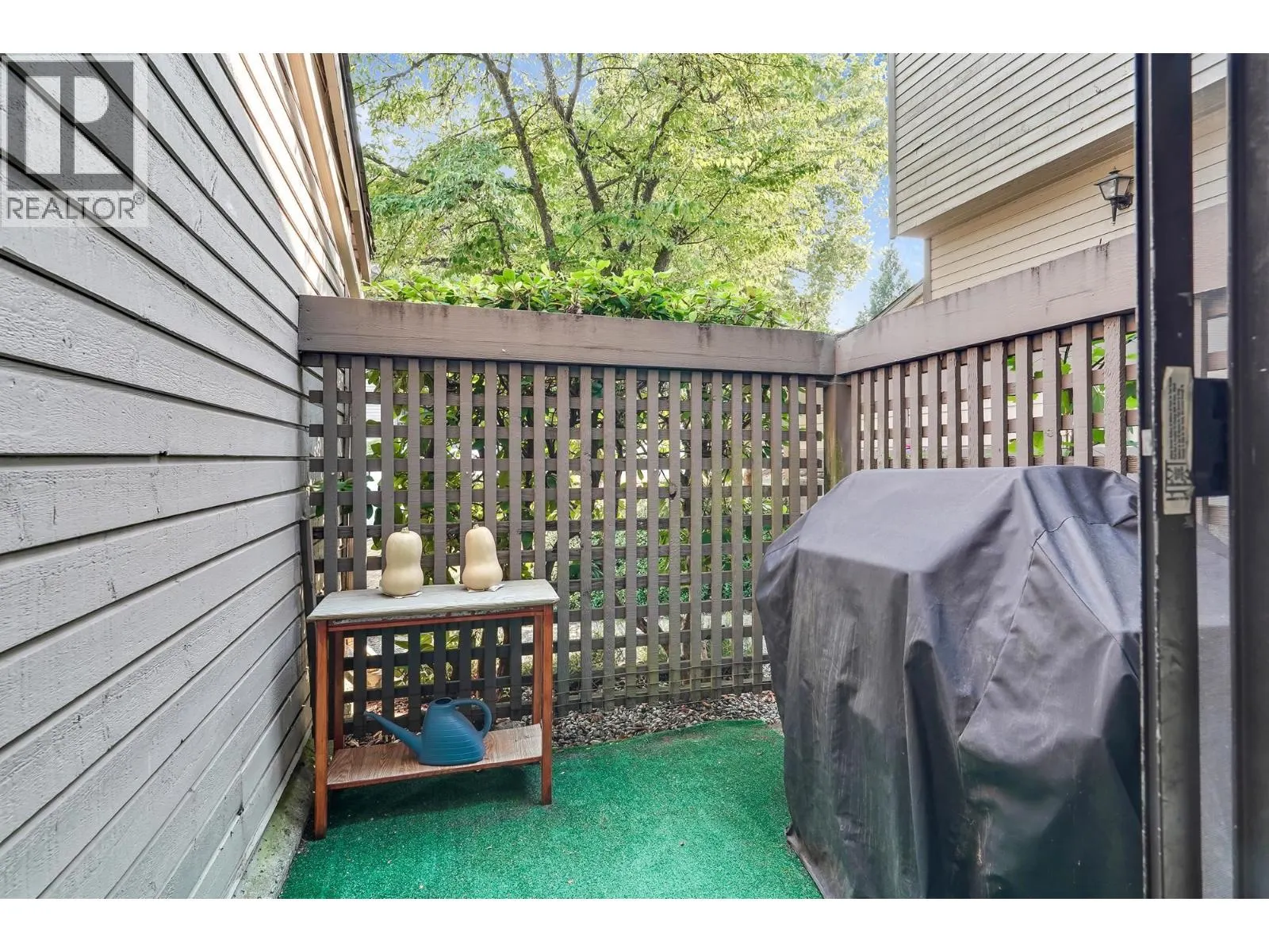 5766 MAYVIEW CIRCLE
